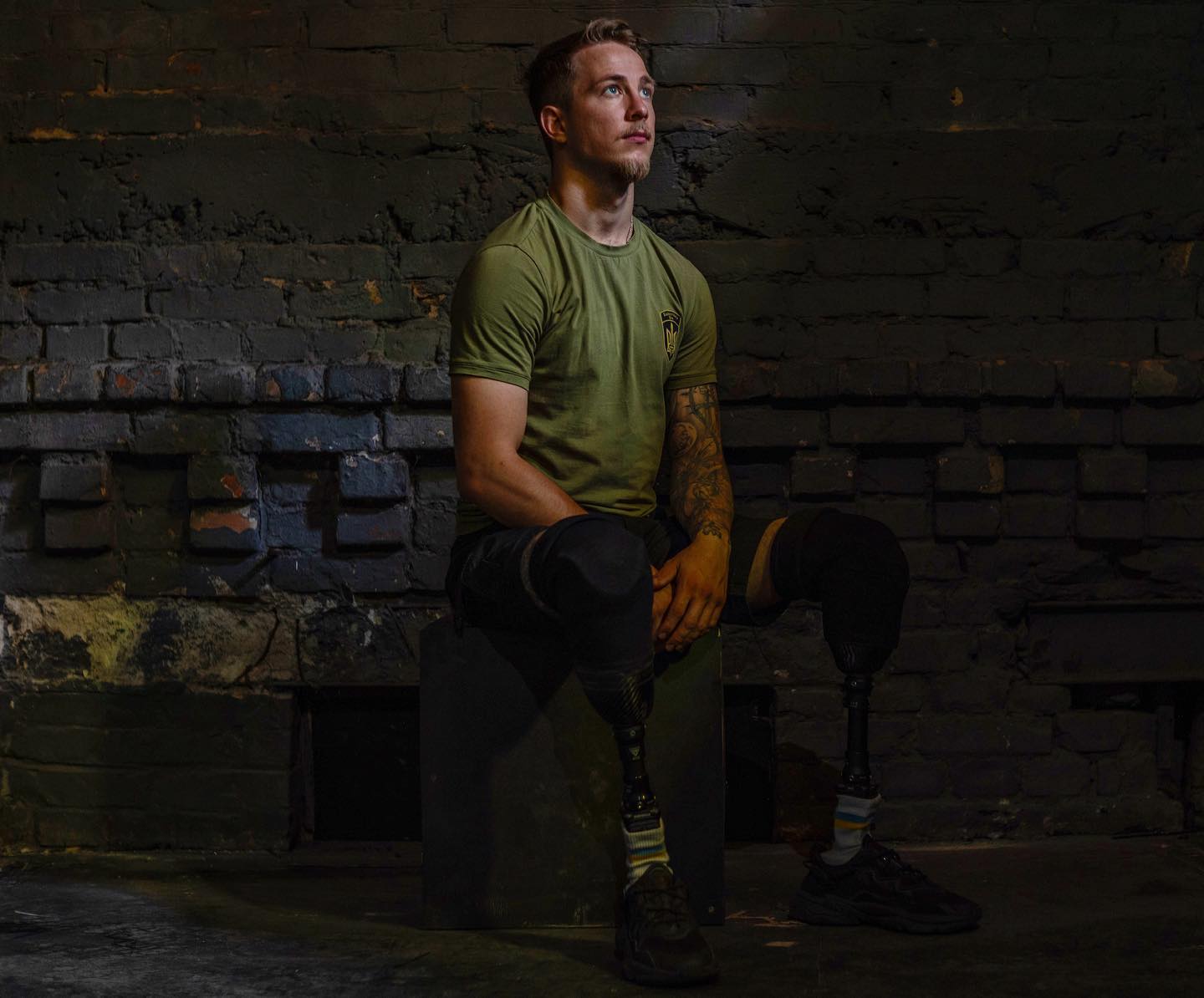 "Холостяку" Терену дорікнули, що він не воює: ветеран з гумором відповів