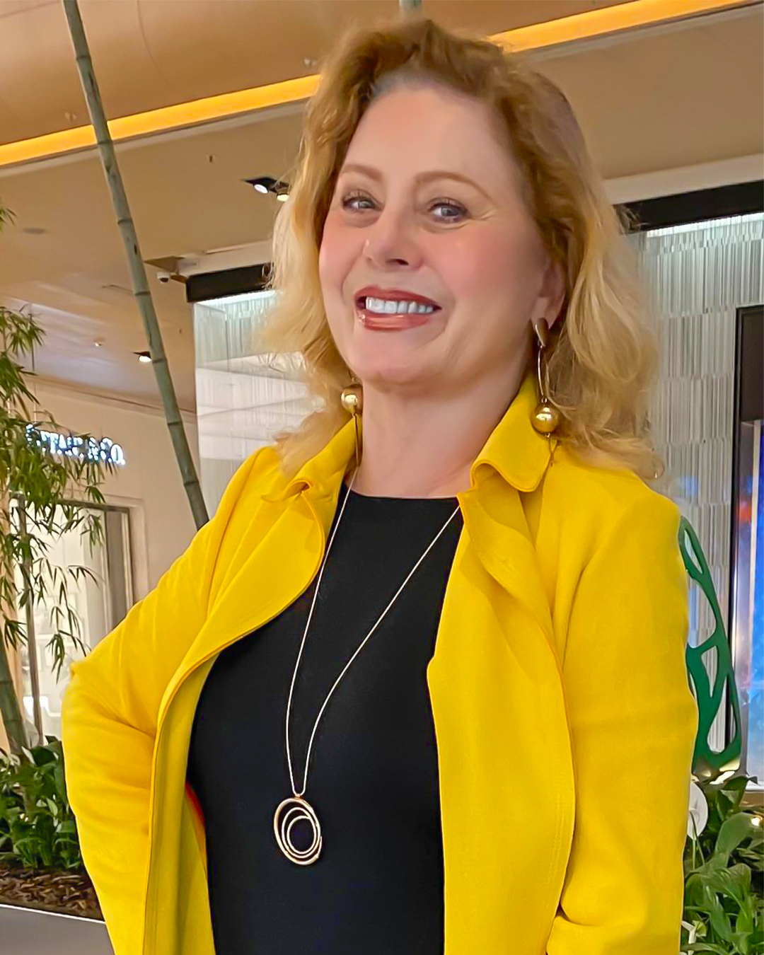 Лишний вес и седина: как сейчас выглядит актриса, сыгравшая красавицу Иветту в "Клоне"