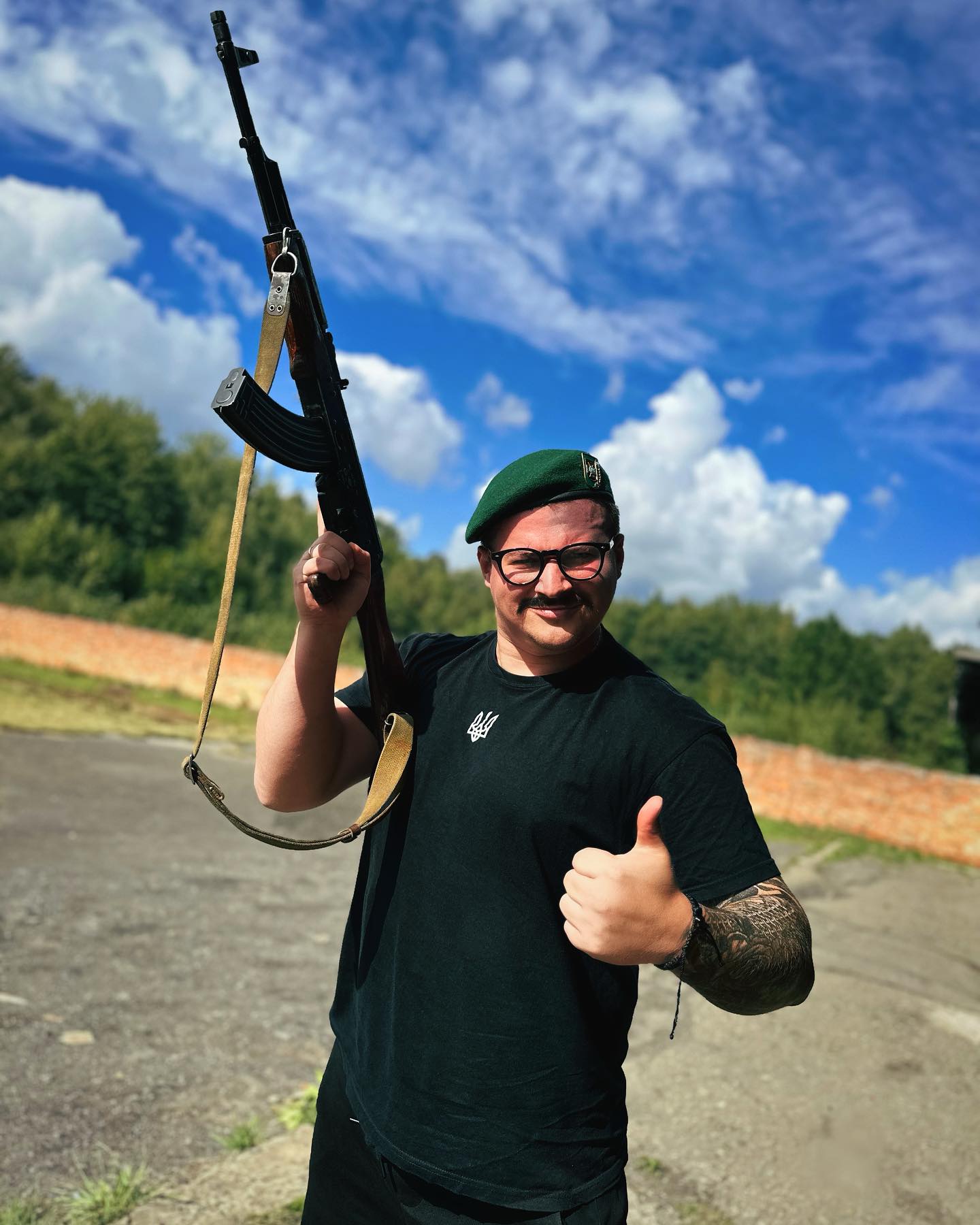 Відомого українського співака спіймали "на гарячому": намагався втекти за кордон