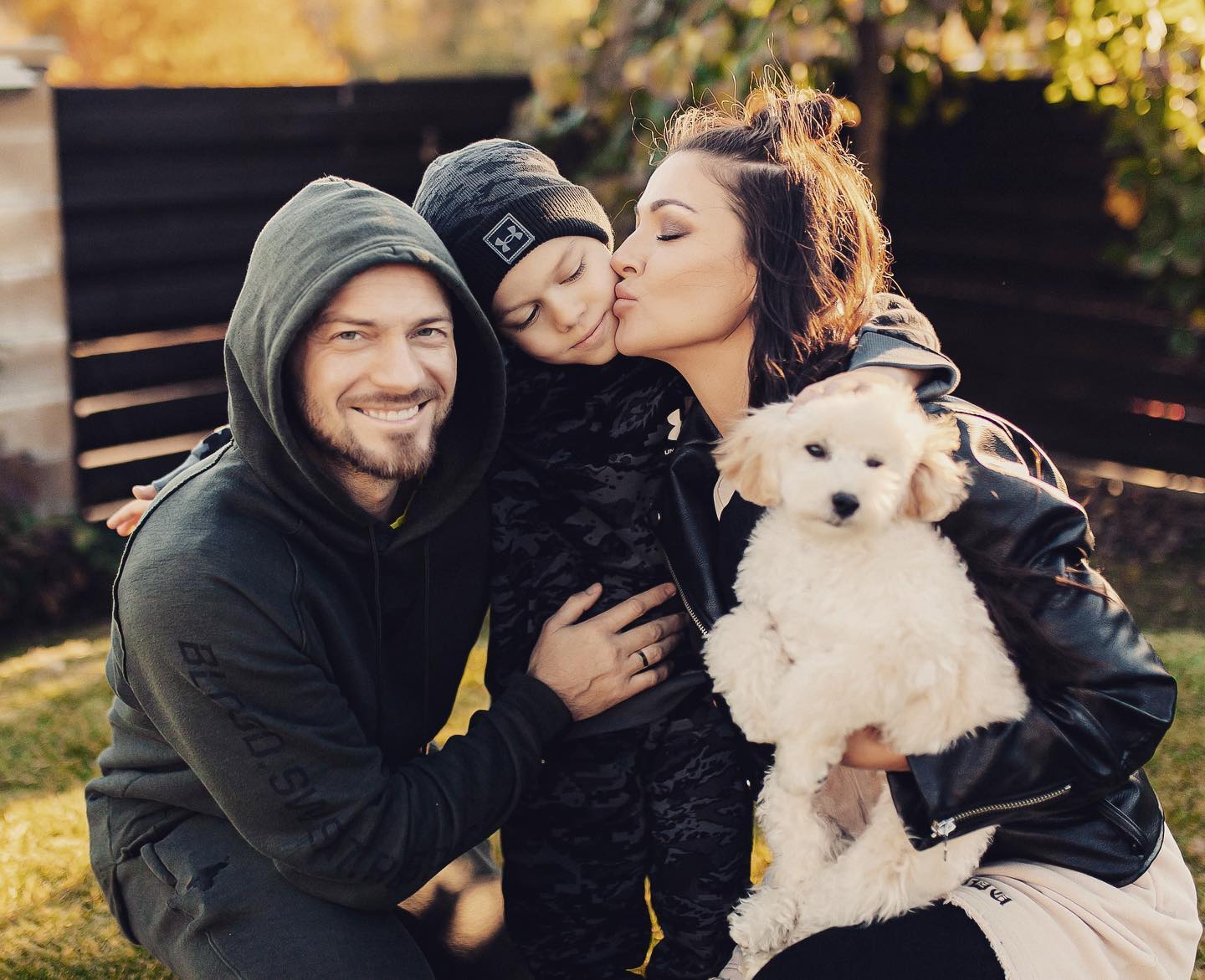 Влад Яма показав, як волонтерить у США: веде весілля російською мовою і танцює під Сердючку