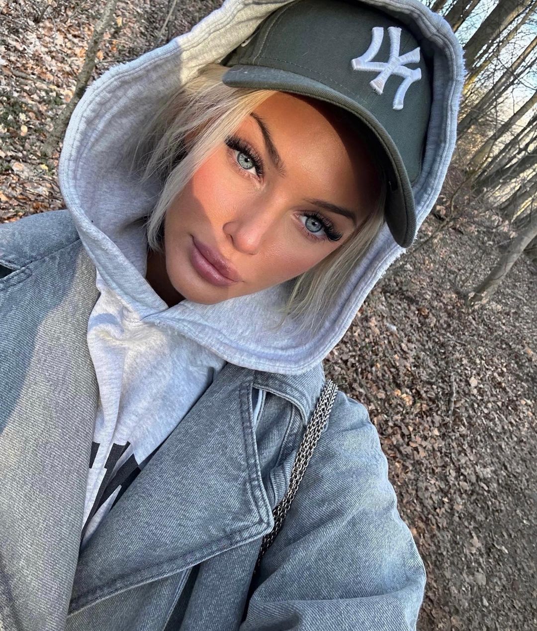 "Міс Всесвіт-2024" Вікторія К’єр Тейлвіг: що відомо про переможницю, "домашні" фото