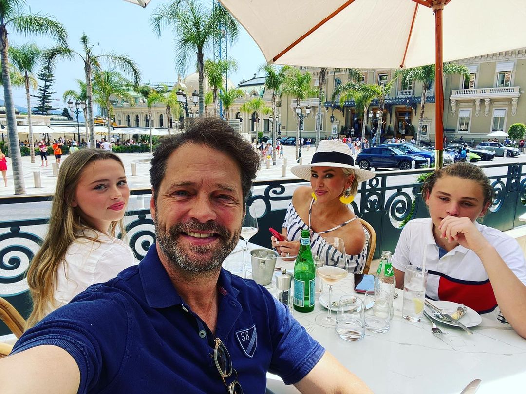 Брендон з "Беверлі-Гіллз 90210": який вигляд сьогодні має красунчик з культового серіалу