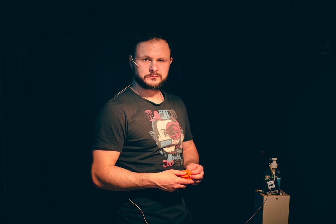 "Просять сфотографуватись". Популярний український актор зізнався, що підробляє таксистом