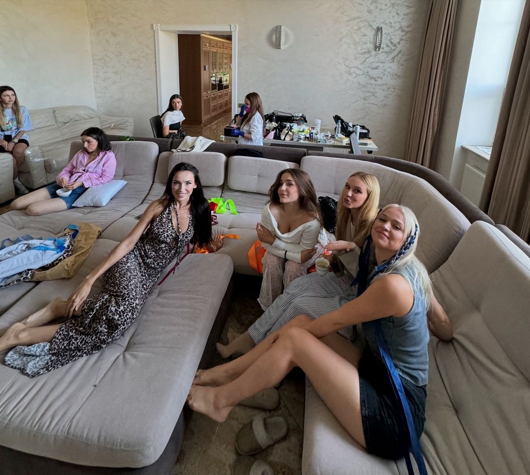 Екс-учасниця "Холостяка" розповіла, як проходить звичайний день дівчат на проєкті