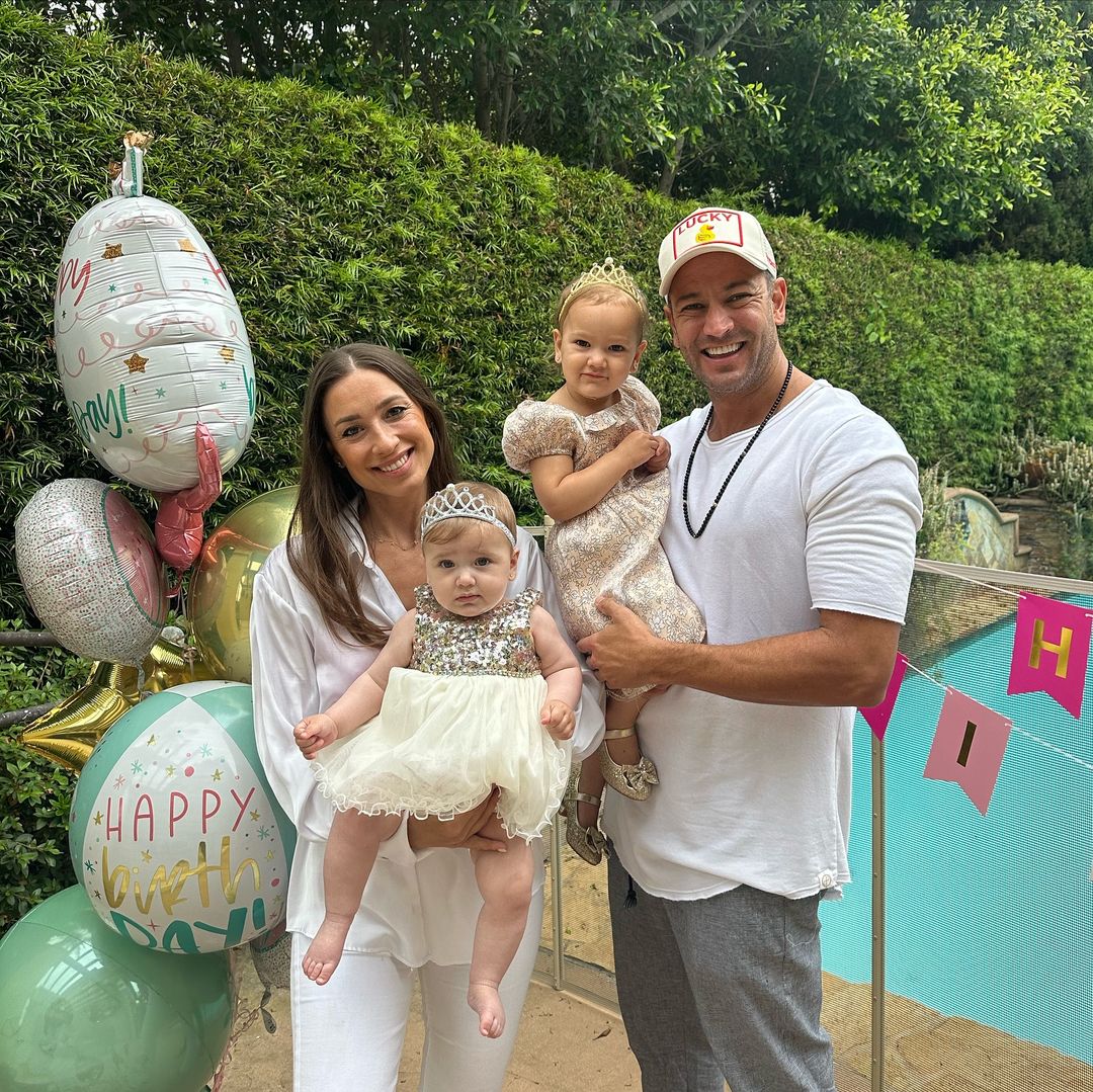 Победительница "Холостяка" в нижнем белье похвасталась фигурой после двух беременностей