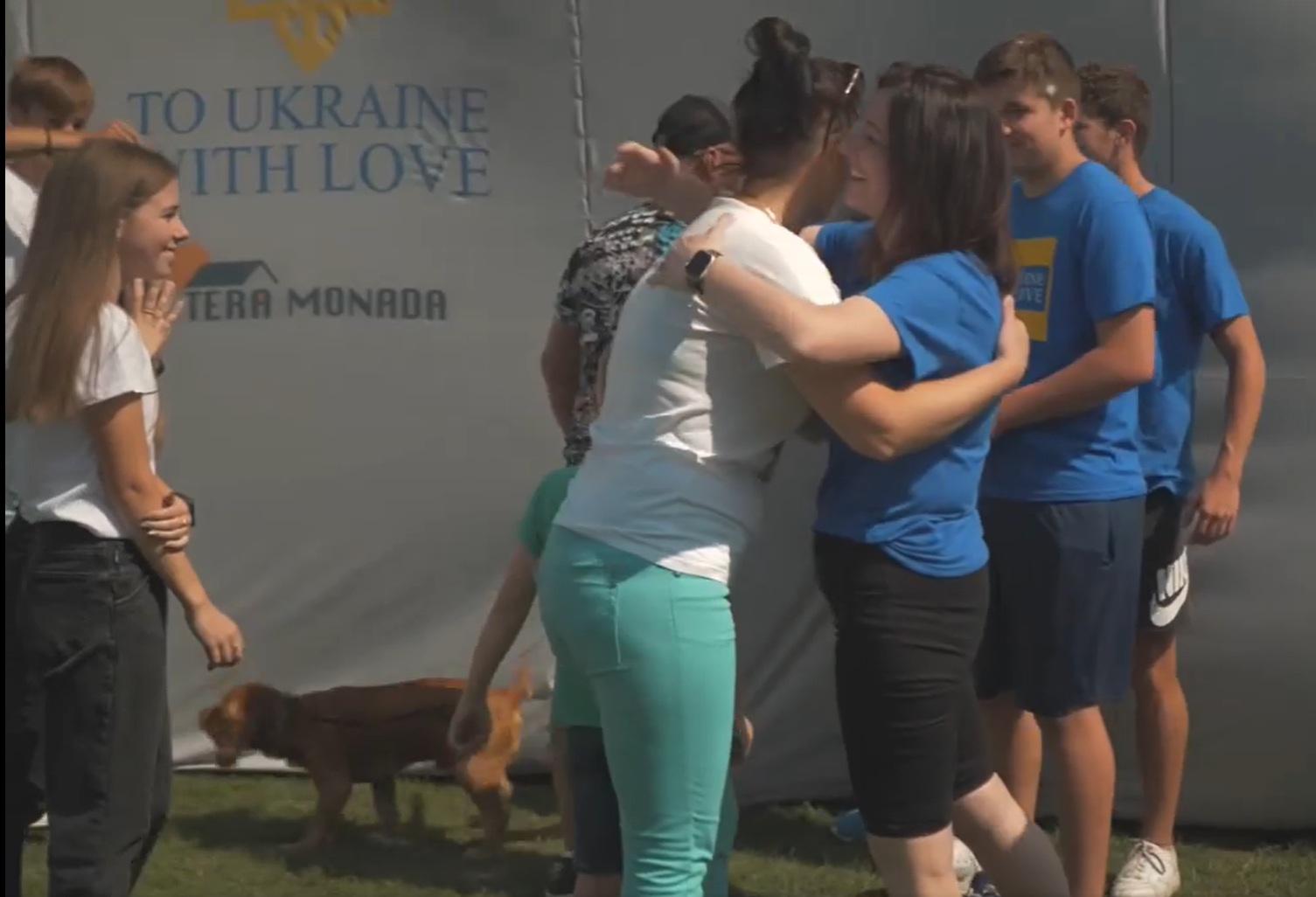 В США школьники собрали деньги на модульные дома для украинцев, и приехали в Макаров для установки