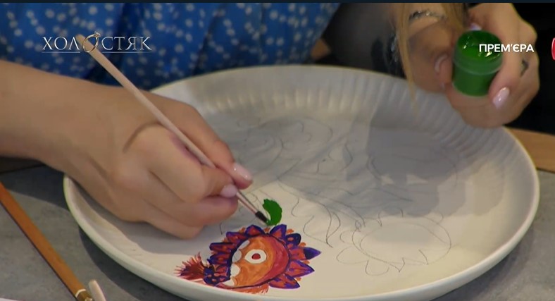 Як минув 3 випуск "Холостяка-13". Поцілунки, сльози та несподіваний "виліт" одразу двох учасниць