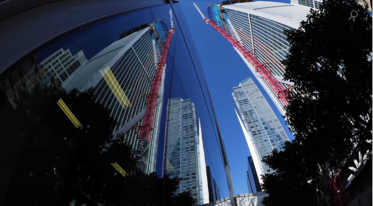 Жилой небоскреб с квартирами за 5 млн долларов накренился и готов обрушиться в любой момент