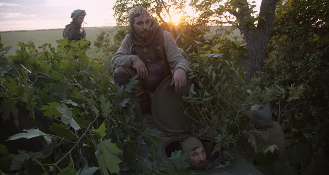 Батько і син захищають Україну в одному підрозділі на одній "Гвоздиці": історія родини воїнів