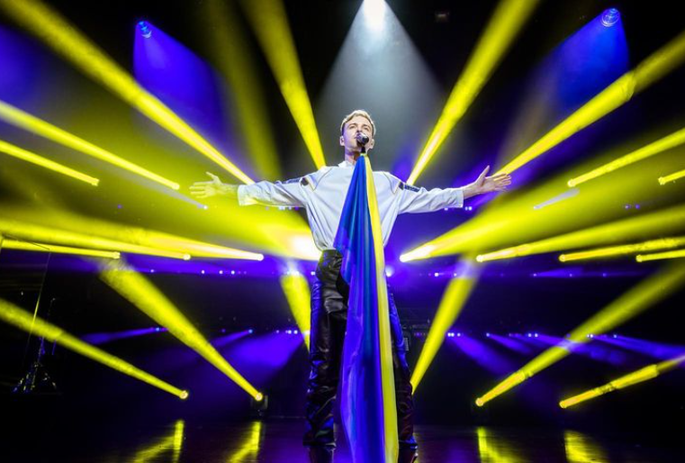 Макс Барських показав зворушливе відео зі своєї школи в Херсоні