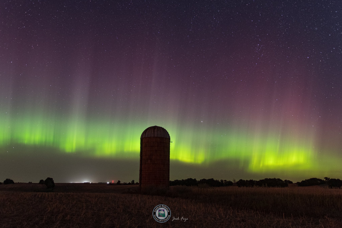 Серия вспышек на Солнце вызвала магнитные бури и зрелищные Авроры
