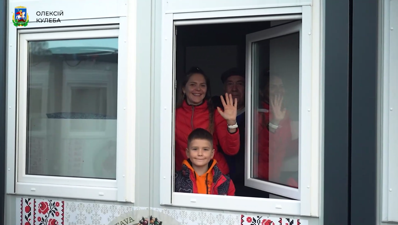 Під Києвом відкрили ще одне "польське" модульне містечко: як воно виглядає