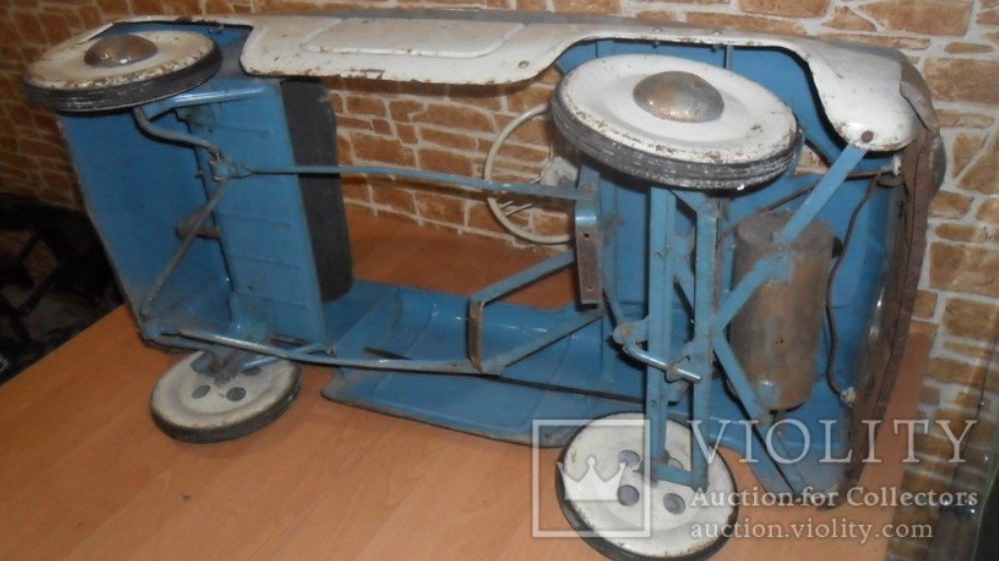 Если у вас есть такая детская машинка, вы можете разбогатеть на 80 тысяч. Вот как она выглядит