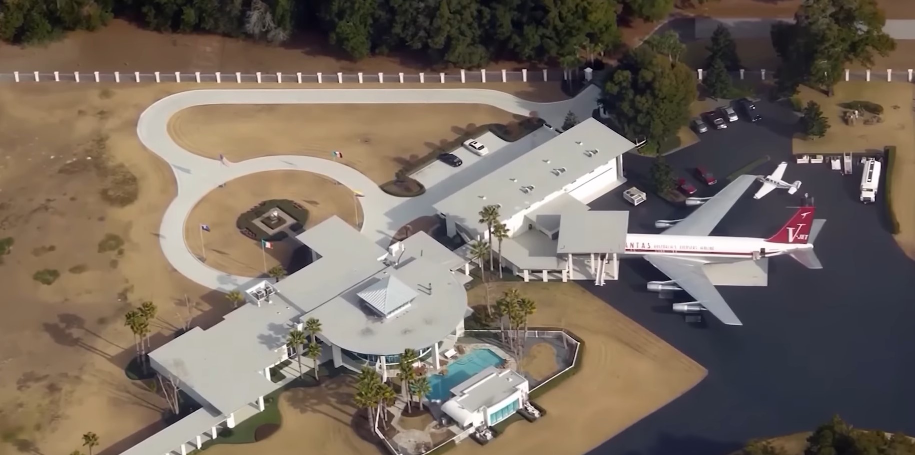 Найдивніші будинки у світі: ви будете вражені хатами, в яких живуть люди