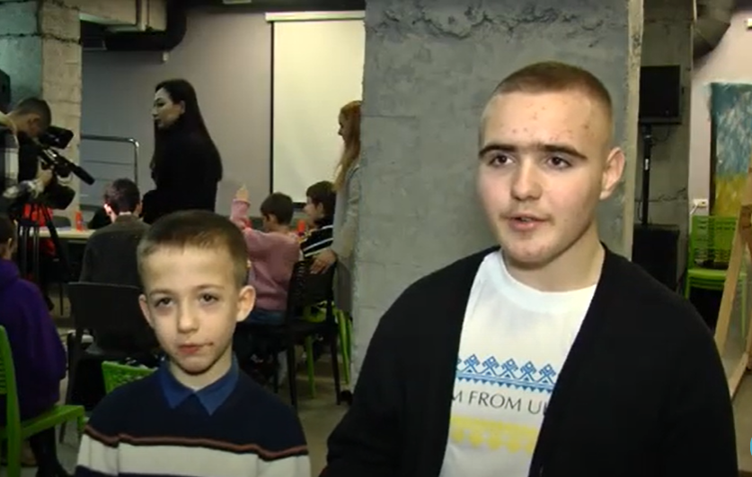 У Вінниці діти зібрали для армії понад мільйон гривень: юних волонтерів нагородили (відео)