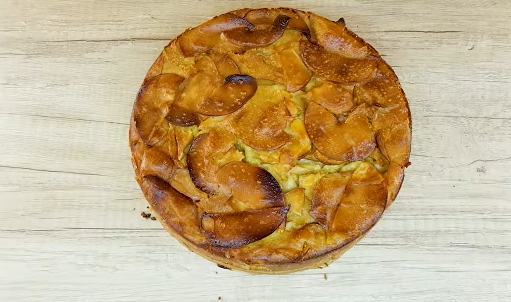 Французский яблочный пирог, в котором яблок больше, чем теста: простой рецепт