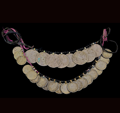 Які прикраси носили українки у кінці XIX - на початку XX століть: історичні фото