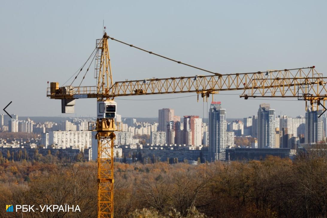Протриматися до весни: як валютний курс та невизначенність впливають на вартість квартир