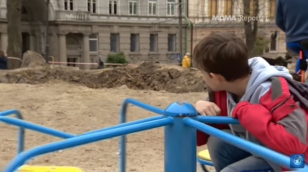 "Не страшно, ведь я - украинец": школьник из Киева высказался об обстреле РФ детской площадки и восхитил сеть