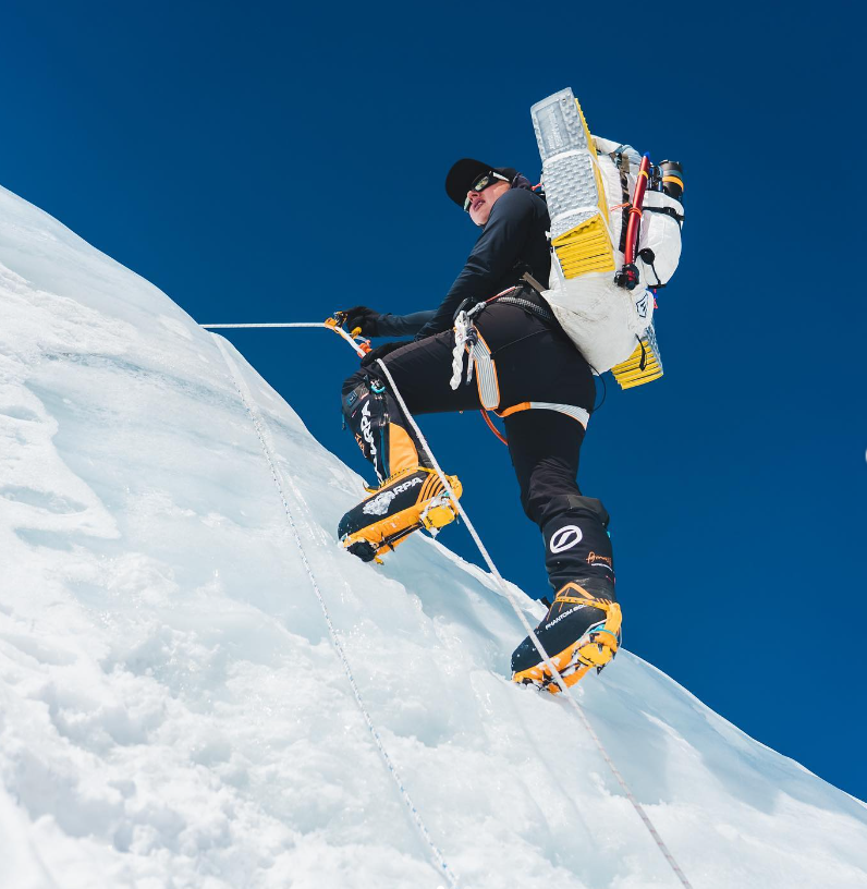 Українка піднялася на Еверест лише через місяць після підкорення смертоносної Аннапурни