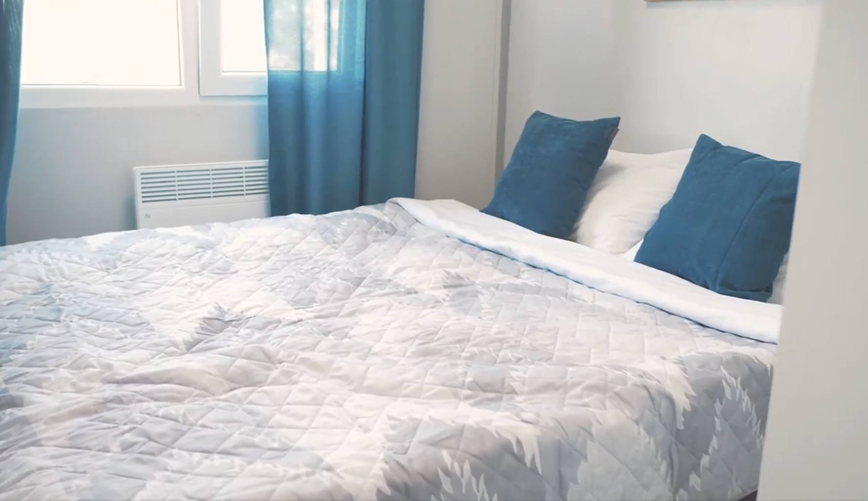 В США школьники собрали деньги на модульные дома для украинцев, и приехали в Макаров для установки