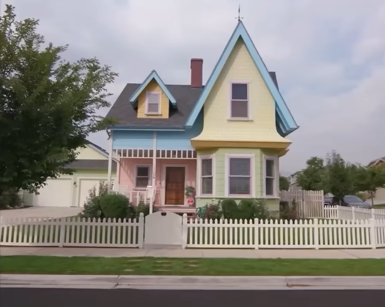 Найдивніші будинки у світі: ви будете вражені хатами, в яких живуть люди