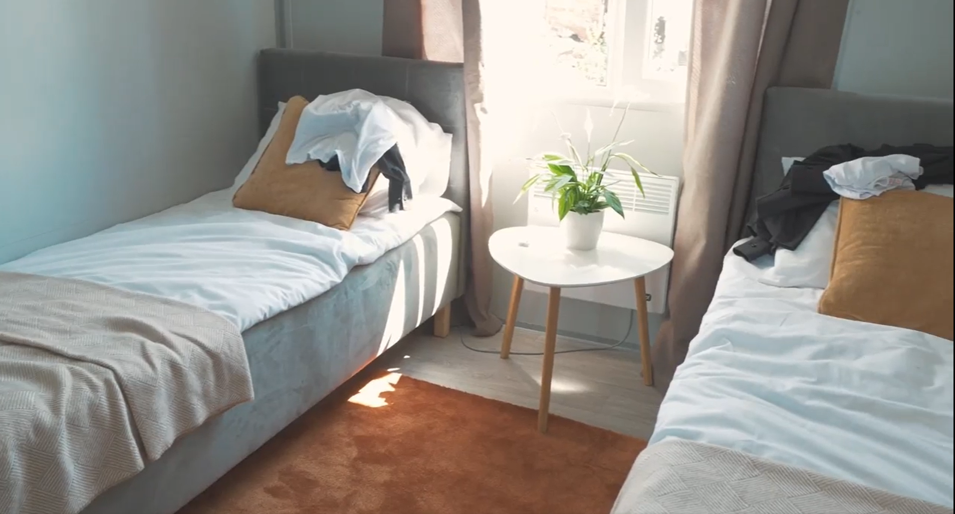 В США школьники собрали деньги на модульные дома для украинцев, и приехали в Макаров для установки