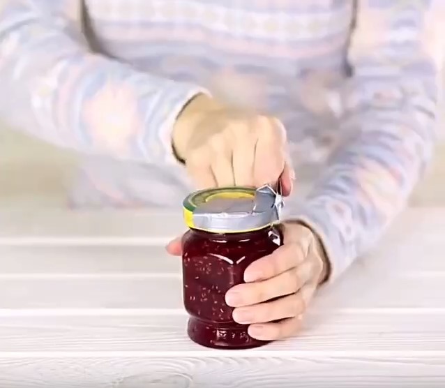 6 способів відкрити банку з закруткою, про які ви могли не здогадуватися