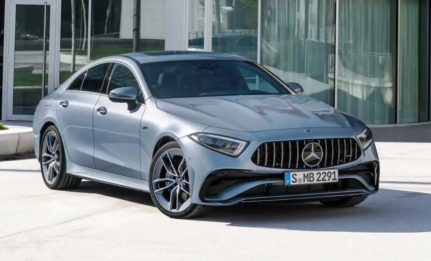 Со спортивными амбициями: ТОП-5 купеобразных седанов с пробегом