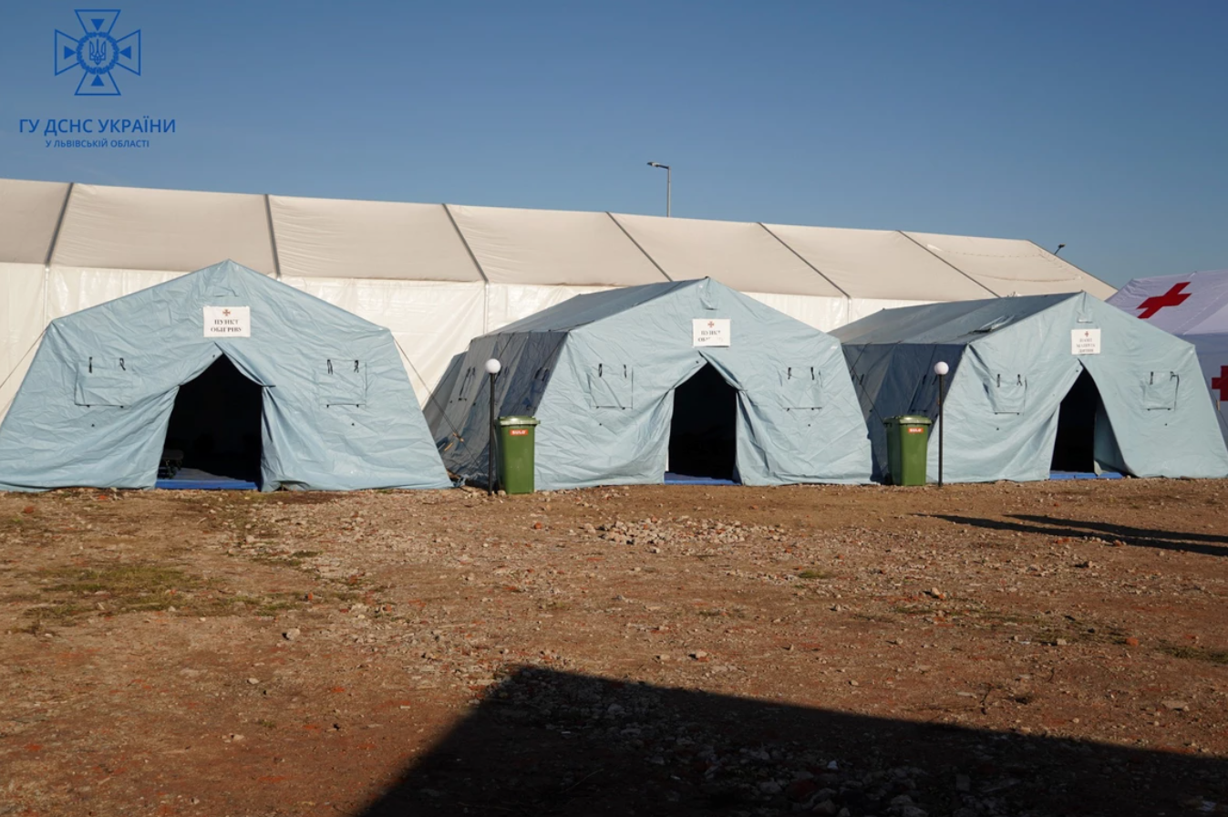 В Україні біля кордону з Польщею запрацювали мобільні пункти обігріву: як вони виглядають