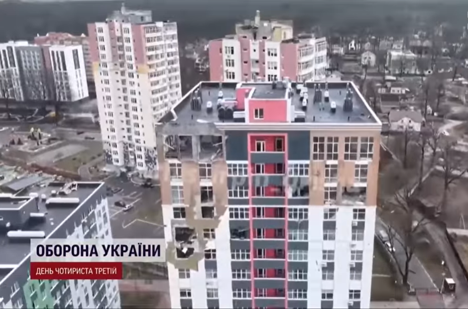 Жителі Ірпеня самотужки майже з нуля відновили 18-поверхівку. Дивіться, як було і як стало