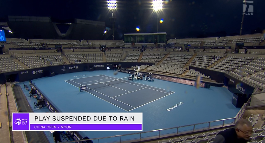 Теннисный матч между украинкой и россиянкой внезапно остановили: что произошло