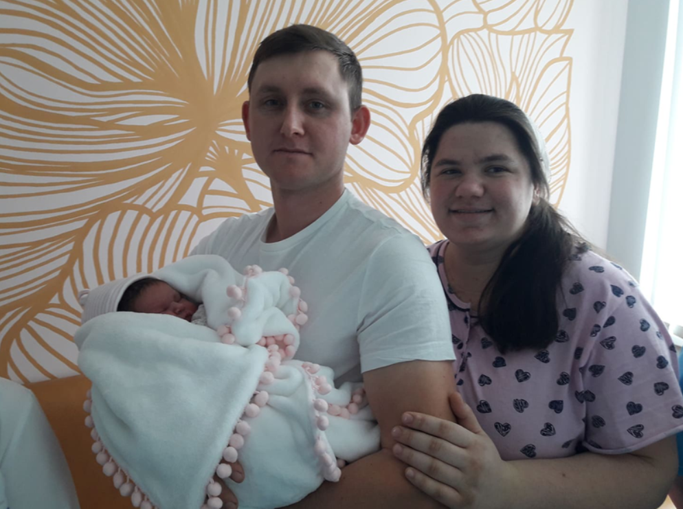 У пологовому будинку Первомайська приємний рекорд - з'явилася на світ дівчинка-"богатир" (фото)