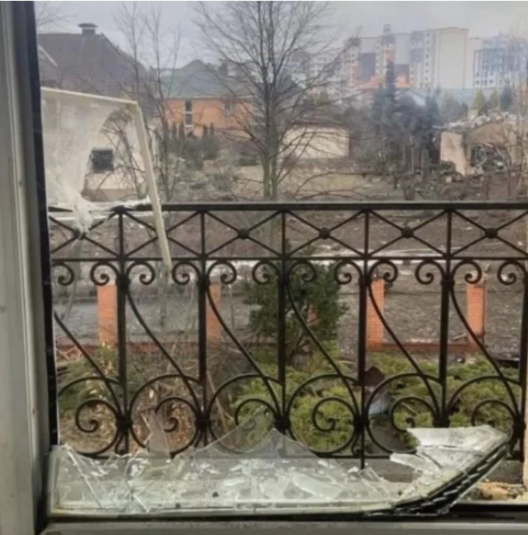 Окупанти зруйнували домівки багатьох українських зірок. Як вони виглядають після бомбардувань