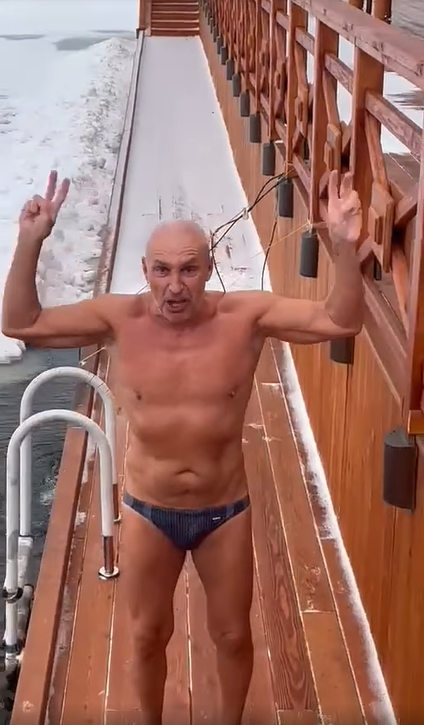 Ярославский снял странное видео про ЗОЖ: "снимай бравых парней"