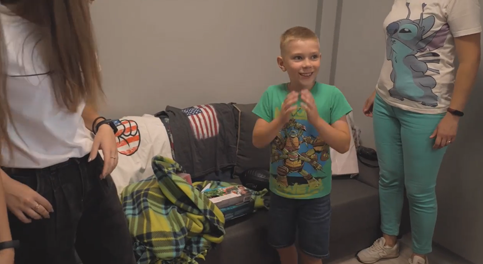 В США школьники собрали деньги на модульные дома для украинцев, и приехали в Макаров для установки