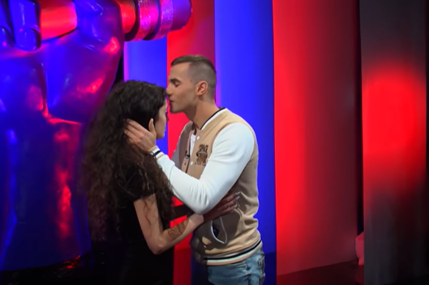 Участник Голосу країни сделал предложение руки и сердца в прямом эфире: трогательное видео