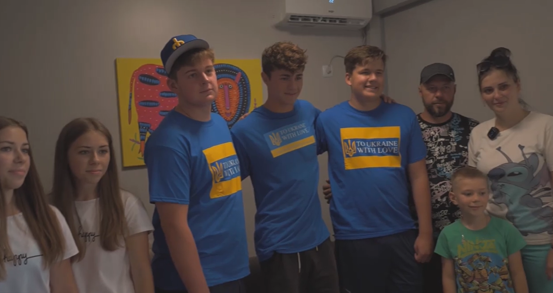 В США школьники собрали деньги на модульные дома для украинцев, и приехали в Макаров для установки