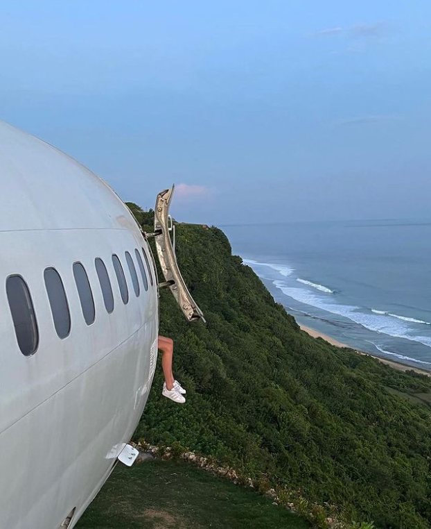 Boeing 737 перетворили у розкішну віллу, від одного погляду на яку перехоплює подих (фото)