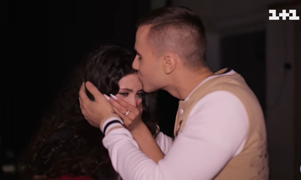 Участник Голосу країни сделал предложение руки и сердца в прямом эфире: трогательное видео