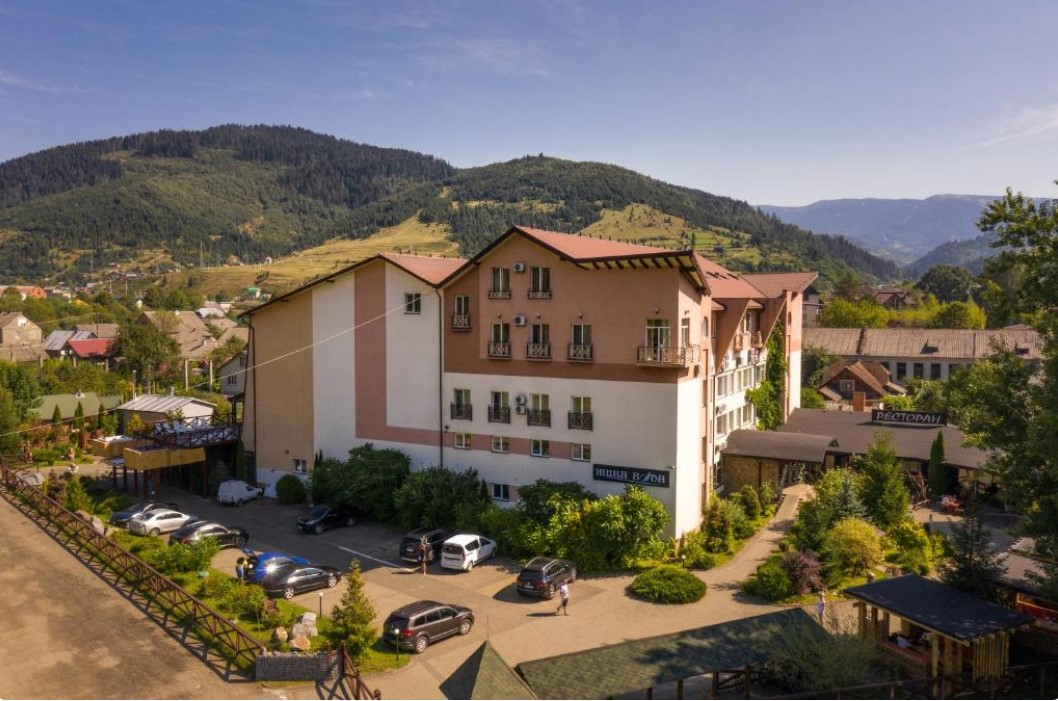 Скільки зараз коштує відпочити в Карпатах: ціни на готелі