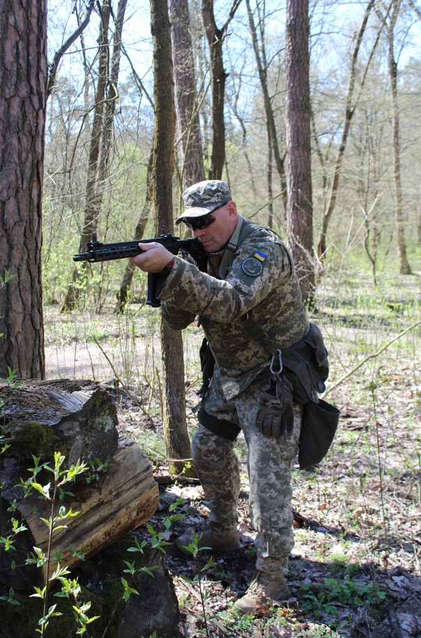 Защитники столицы. Как под Киевом учат стрелковому делу и азам такмеда