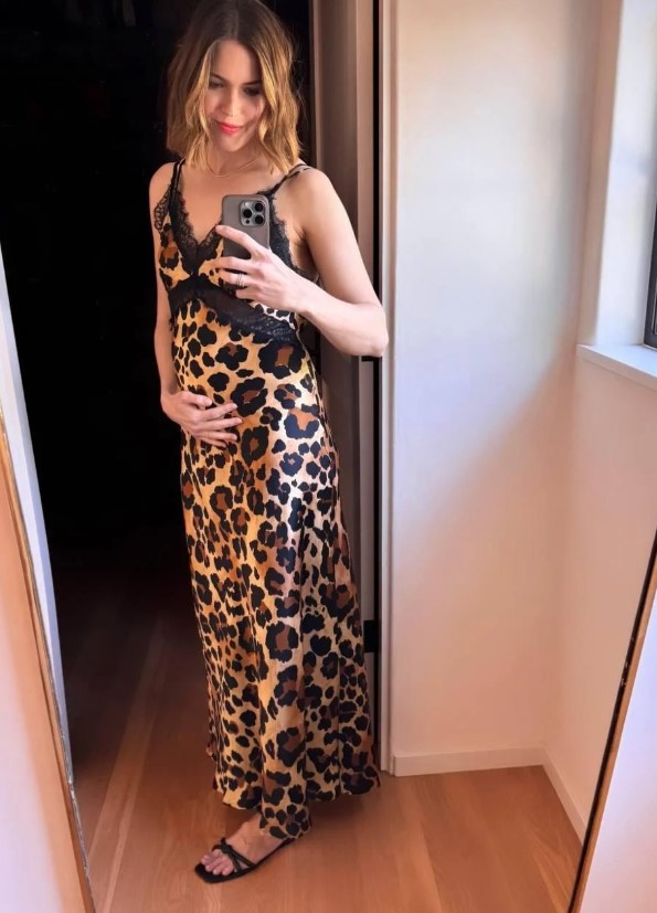 Відома американська акторка втретє стала мамою: зворушливе фото з пологового