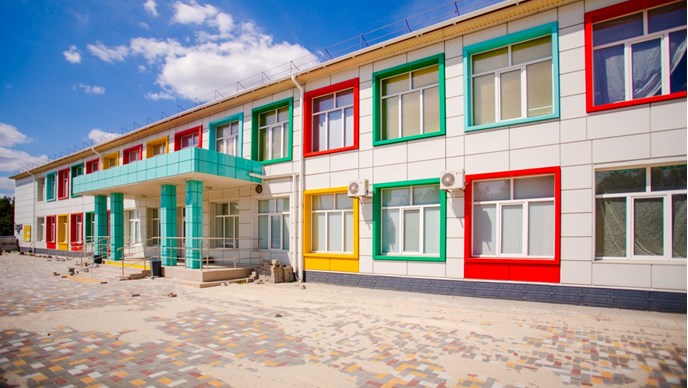 У Дніпропетровській області для учнів сільської школи строять новий стадіон