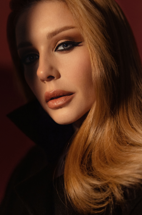 Страстная Тина Кароль снялась в женственной фотосессии для Vogue