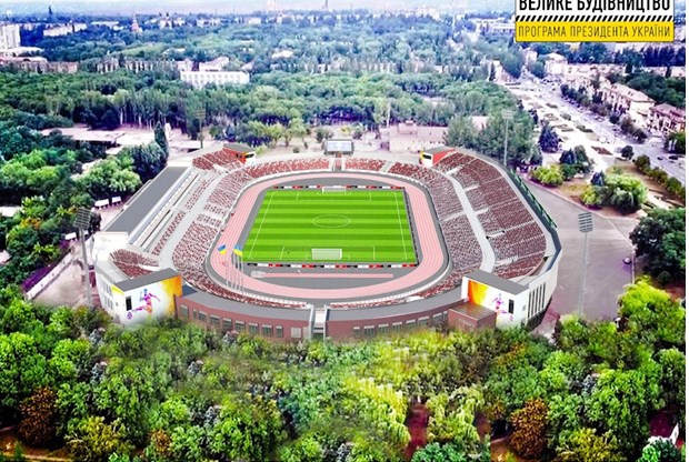 На стадіоні "Металург" у Кривому Розі роблять "гібридне" поле і трибуни на 19 тис. глядачів