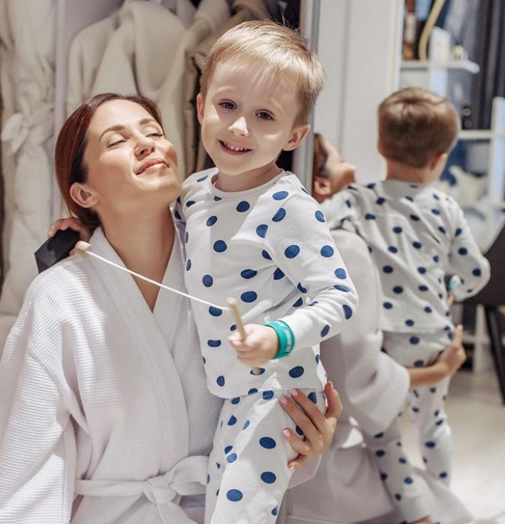 Звезда "Крепостной" попала в больницу с маленьким сыном: "очень неприятный вирус"