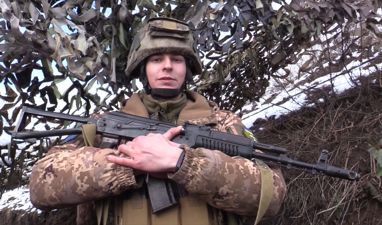 Бойцы ВСУ на передовой поздравили украинцев с Новым годом: "празднуйте, мы прикроем!" (видео)