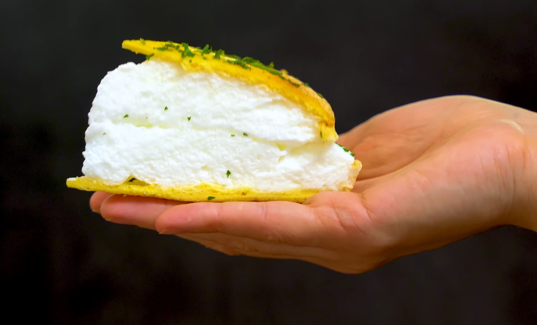 Готовим самый пышный омлет Пуляр всего за 10 минут: в ресторане блюдо стоит 1000 грн