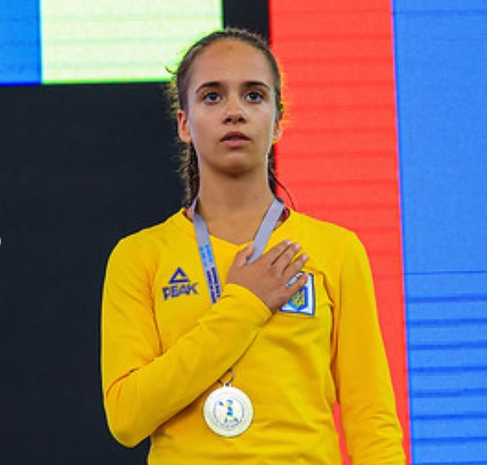 Перемогла росіянку і станцювала гопак: чому 13-річну українку називають майбутнім світового боксу